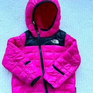 North Face Thermoball winter baby girl hooded coat/ jacket 12-18 month